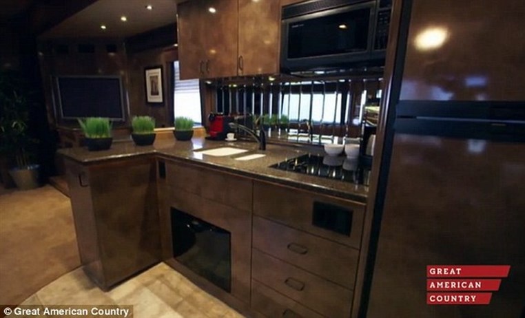 Brad Pitts Movie Set-Trailer Has All the Comforts of Home